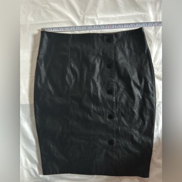 EVER new Melbourne faux leather Black Solid Knee Length Pencil Skirt - Picture 8 of 11